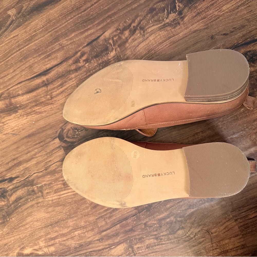 Lucky Brand Women Beige Tab  Slip-On Leather Loafers Size 8 - Picture 5 of 6